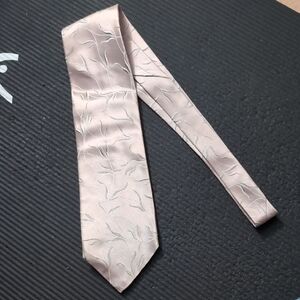 Dion Collection Tie